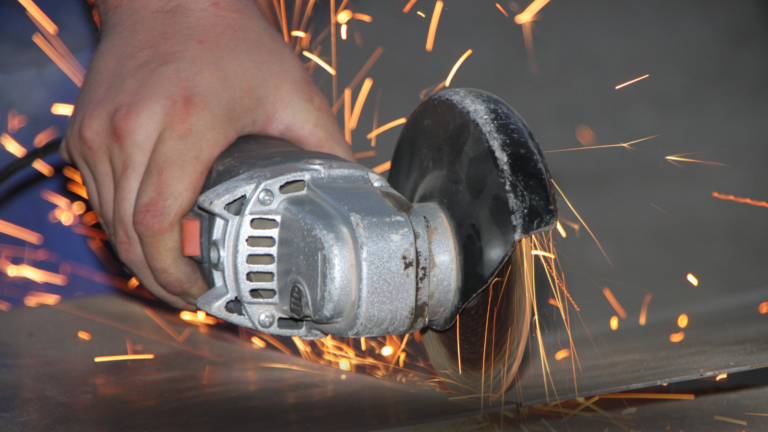 Grinder Disk Exploding How to Remove Disc From Angle Grinder – Easy Guide